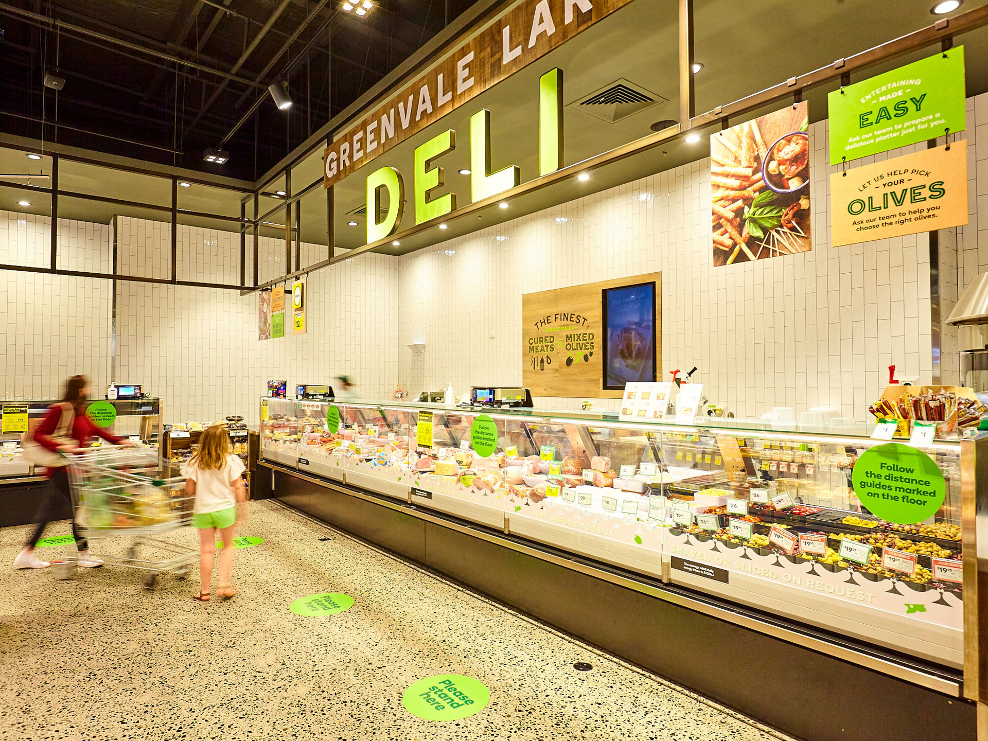 Woolworth_Real_Comms_v0115_4025-615145ddd3e79